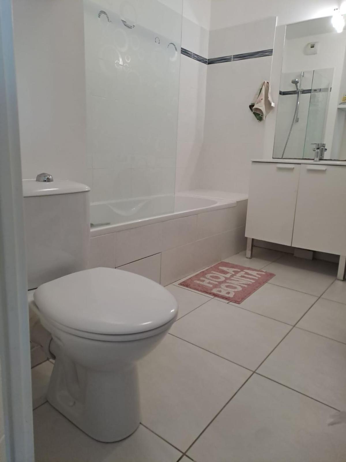 Appartement T2 Avec Terrasse, 5 Min De La Plage Fréjus المظهر الخارجي الصورة